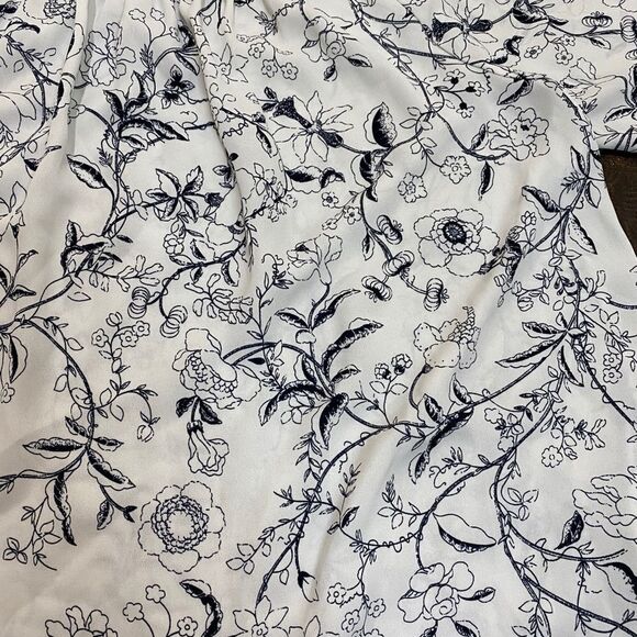 LOFT Sketched Floral Yoke Swing Top - Picture 4 of 7